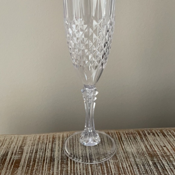 Patterned Plastic Champagne Flutes, 12 Ct, clear - Picture 4 of 7